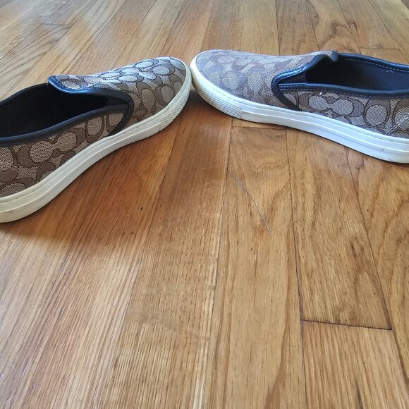 Coach Canvas Signature C Slip-Ons 9 - Picture 4 of 6